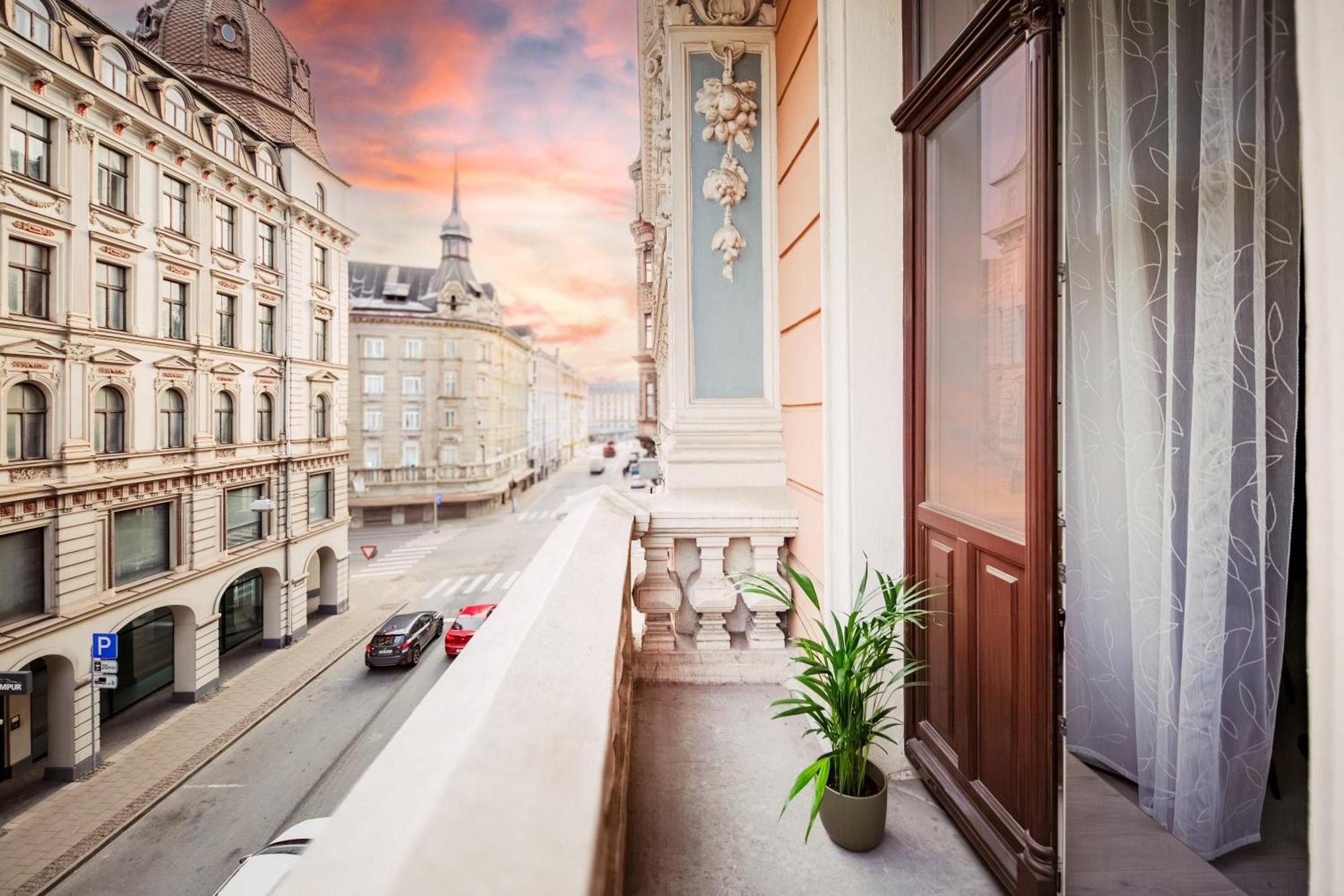 Rigaapartment Elizabetes 22 Self-Service Aparthotel Exterior photo