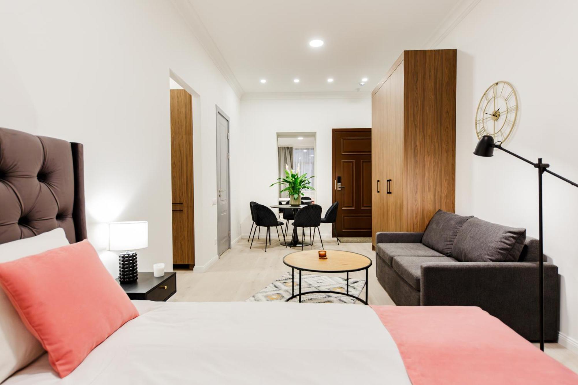 Rigaapartment Elizabetes 22 Self-Service Aparthotel Exterior photo